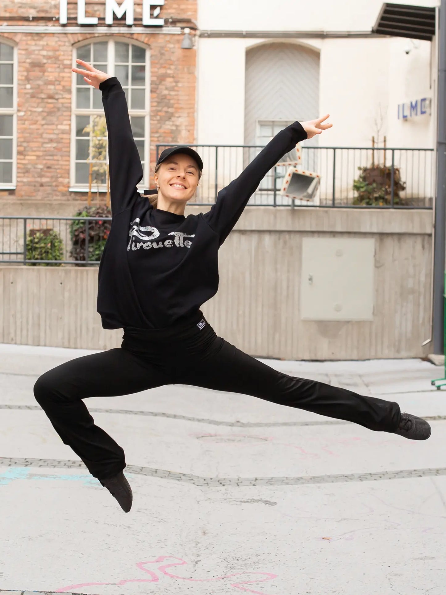 Adult Sweatshirt – la Pirouette
